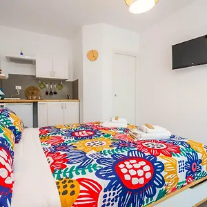  Bed & Breakfast Lo&g